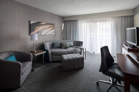 3 Pet-friendly Units! Near Dockweiler State Beach