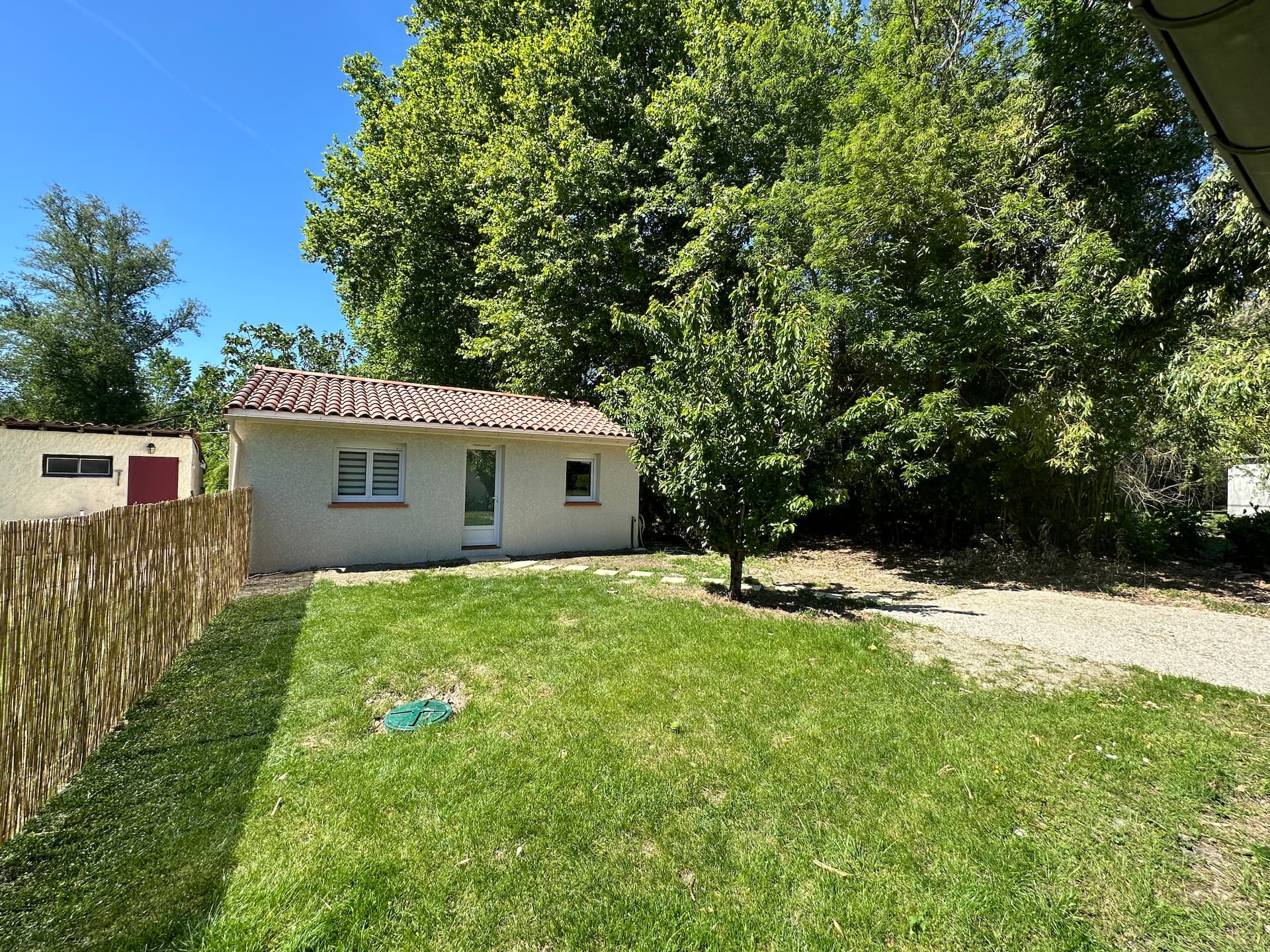 Small outbuilding in Picarrou