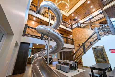 Chutes N Stars | Epic 3-Story Indoor Slide | Pool