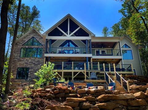 Waterfront 5BD/5BA Dock & 9P-Hottub