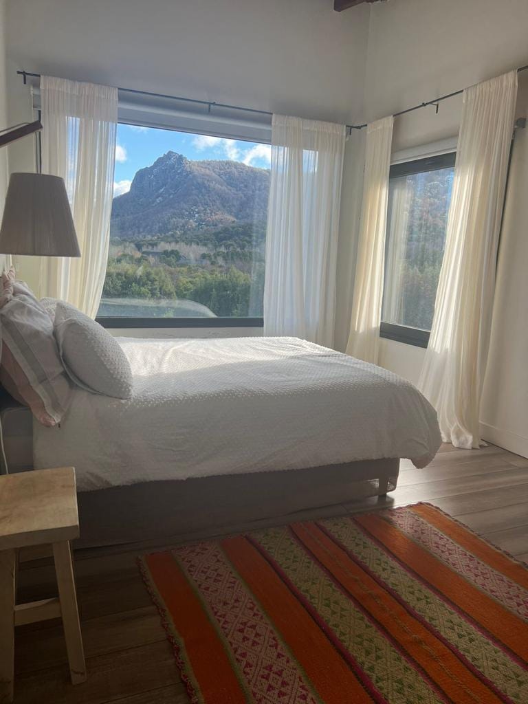Moderna y cómoda casa en Arelauquen 1 Familia 6pax - Casa en Arelauquen Golf & Country Club