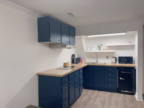 Cozy separate apartmt w/2 Queen bds