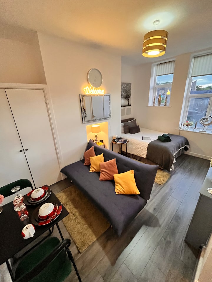 Luxurious Studio Flat In Shipley Central - Bradford