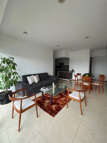 Grand Towers Del Valle 2BR/2BA