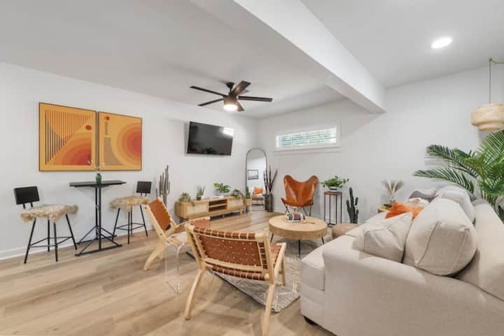 Soco Boho Bungalow | Sleeps 4 - Travis Heights - Austin