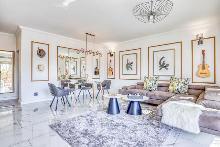 Barclays Penthouse In Strathavon, Sandton - Sandton