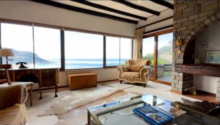 Seaside Villa in Fishhoek gallery image 4