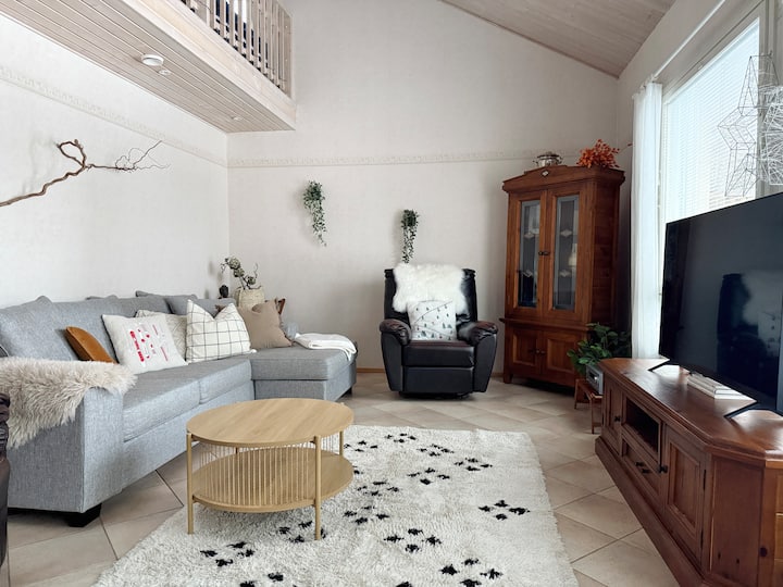 Cozy House By The Field - Lahti