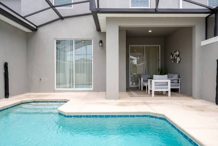 Family Fun At Storey Lake | 4br Pool Townhome - Kissimmee, FL