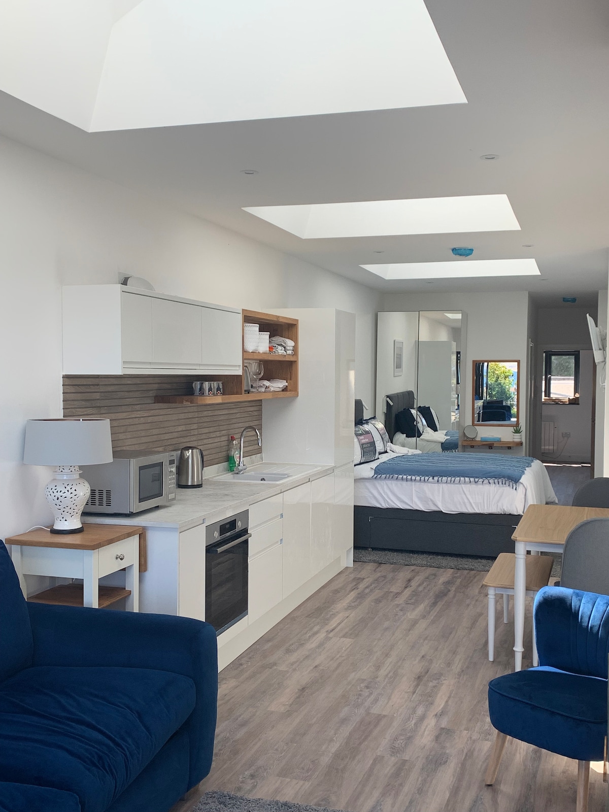 Successful Airbnb property: Carbis Daze Studio Super Kingsize bed Carbis Bay in St. Ives