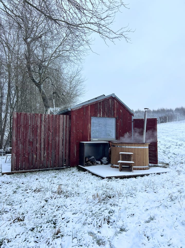 La Cabane des Avelines * Unusual night at the farm