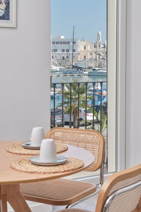 Stunning view apartment on the port of Trani