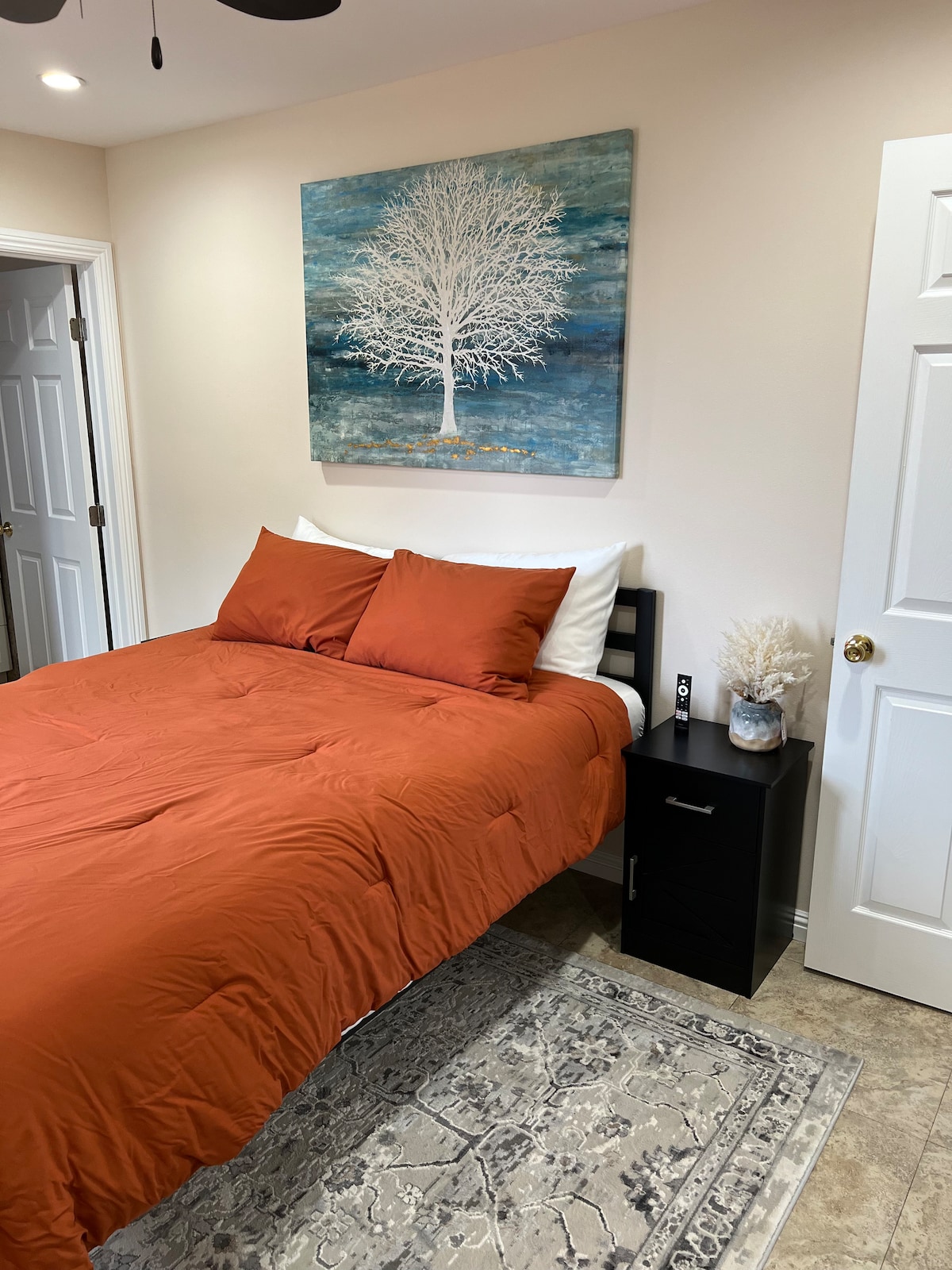 ห้องนอนใหญ่