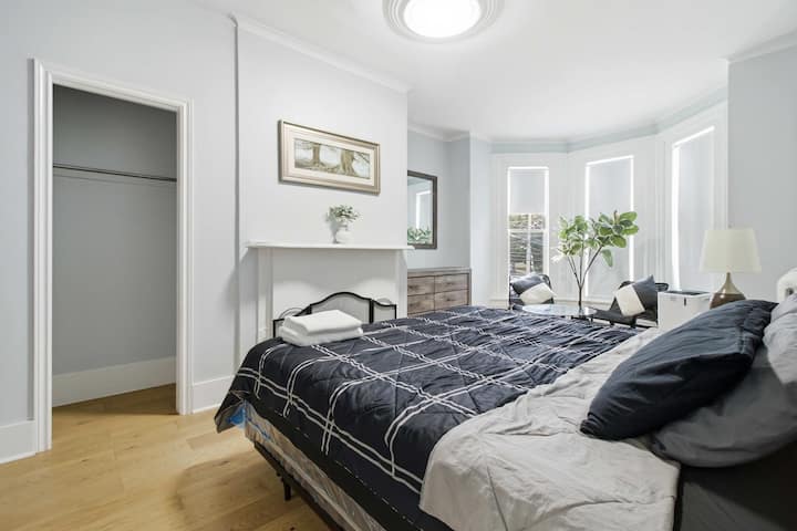 Schlafzimmer 1