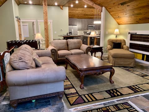 Top performing Airbnb: *Last Min Stay* Sunset Haven: Lake~Mtns~Pets in Smoky Mountains