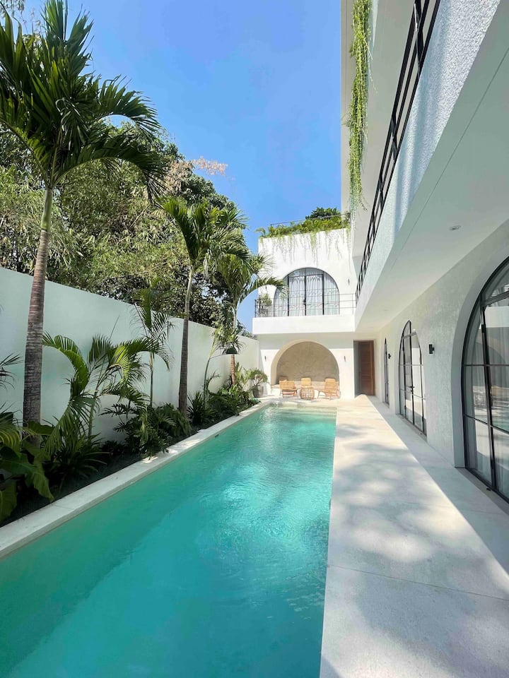 Anwa Cove - Fantastic 6-bedroom & 2-pool Villa - Seminyak