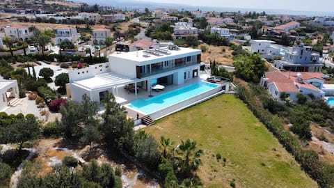 J&C Luxury Villa • Infinity Pool & Views