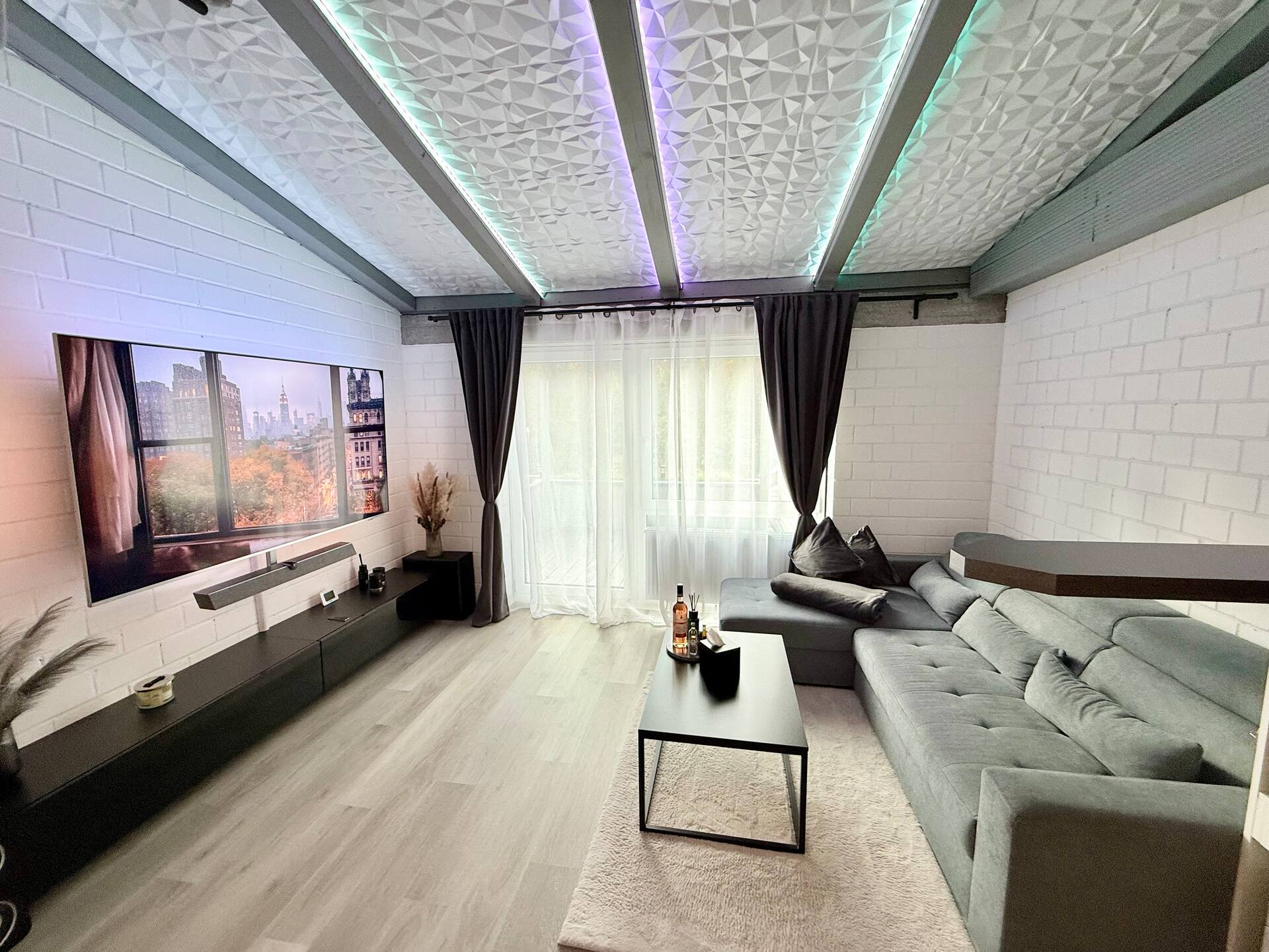 Nature view & comfort terrace, TV & workplace