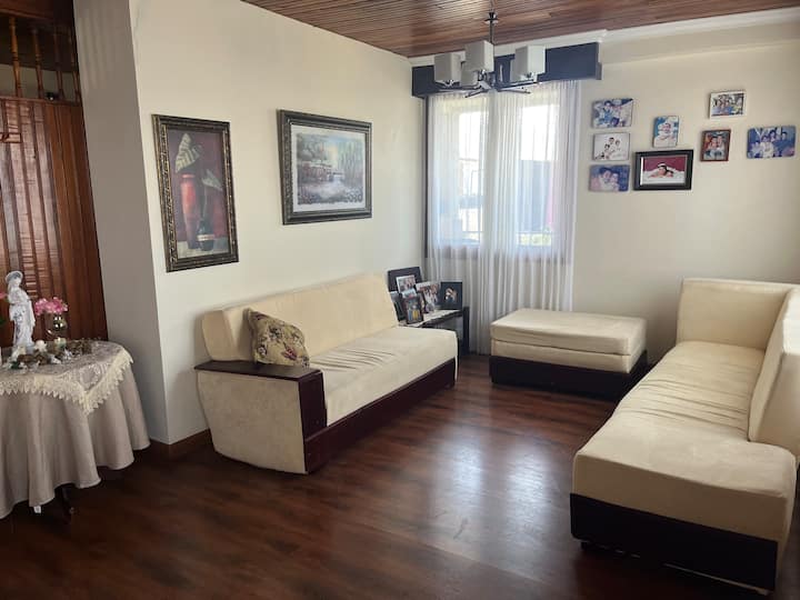 Más Que Una Casa Un Hogar - Zaruma