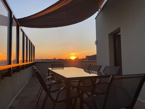 Large 4-room apartment, 7 people – Close to metro and Paris