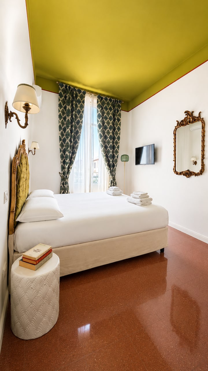 Isola - Green Room - Messina
