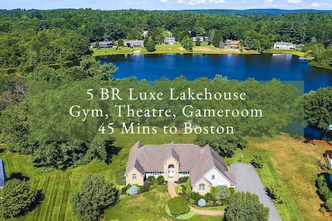 5BR Luxe Lakehouse: Theater, Gym, Spa, Bar, Garage