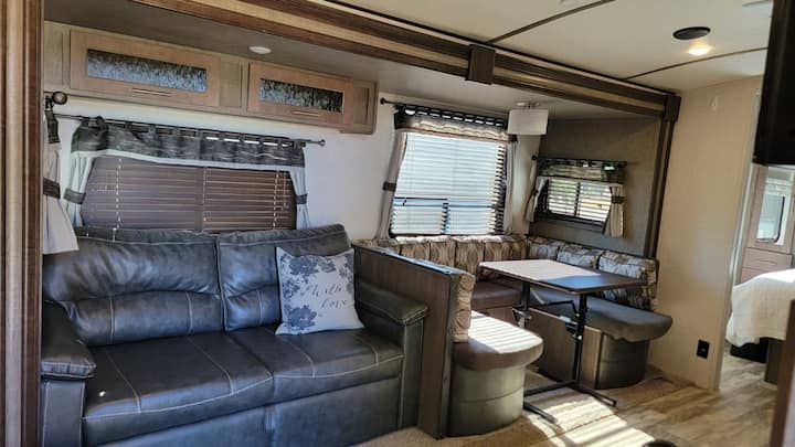 غرفة المعيشة 2