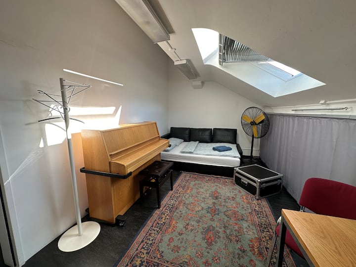 +Room & time - incl. Instrument, in the middle of Zurich!