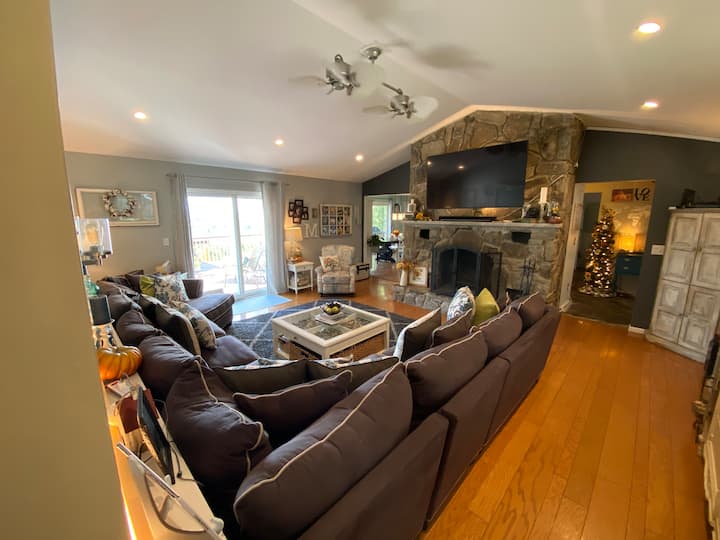 Hudson Valley Retreat/pool/spa/firepit/pickleball - Monroe, NY