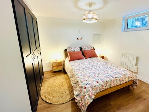 Successful Airbnb property: Quiet and cozy apartment (Paris-Disney) RERA in Noisy Le Grand