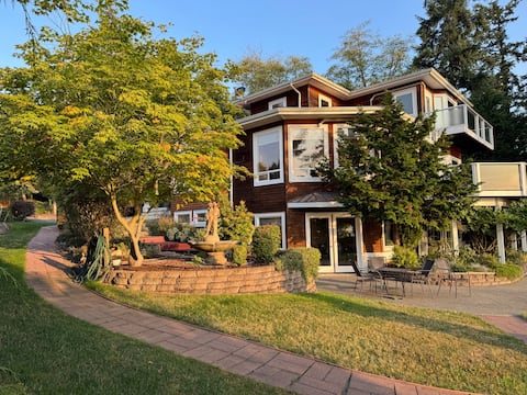 Harbor Hideaway Waterfront Home