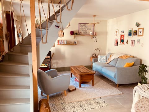 Annonce Airbnb populaire: "Ouf", the little yellow house à Saint Nazaire