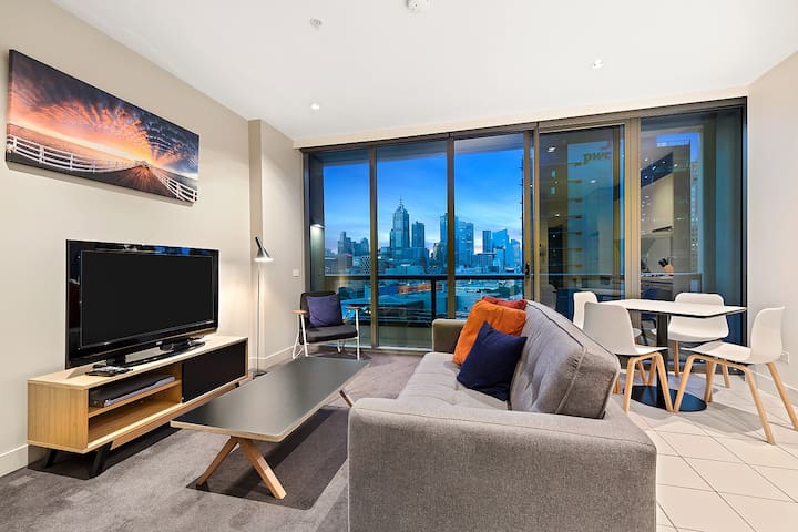 Corporate Keys Furnished Apartment & Serviced Accommodation managed Airbnb listing 1