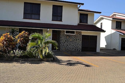 Luxurious 4BR Villa in Milimani727741170