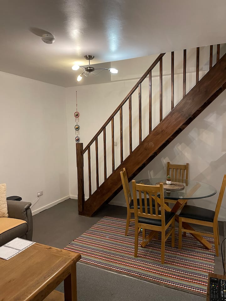 Top Flat Near Town, With Its Own Private Parking - Cardiff
