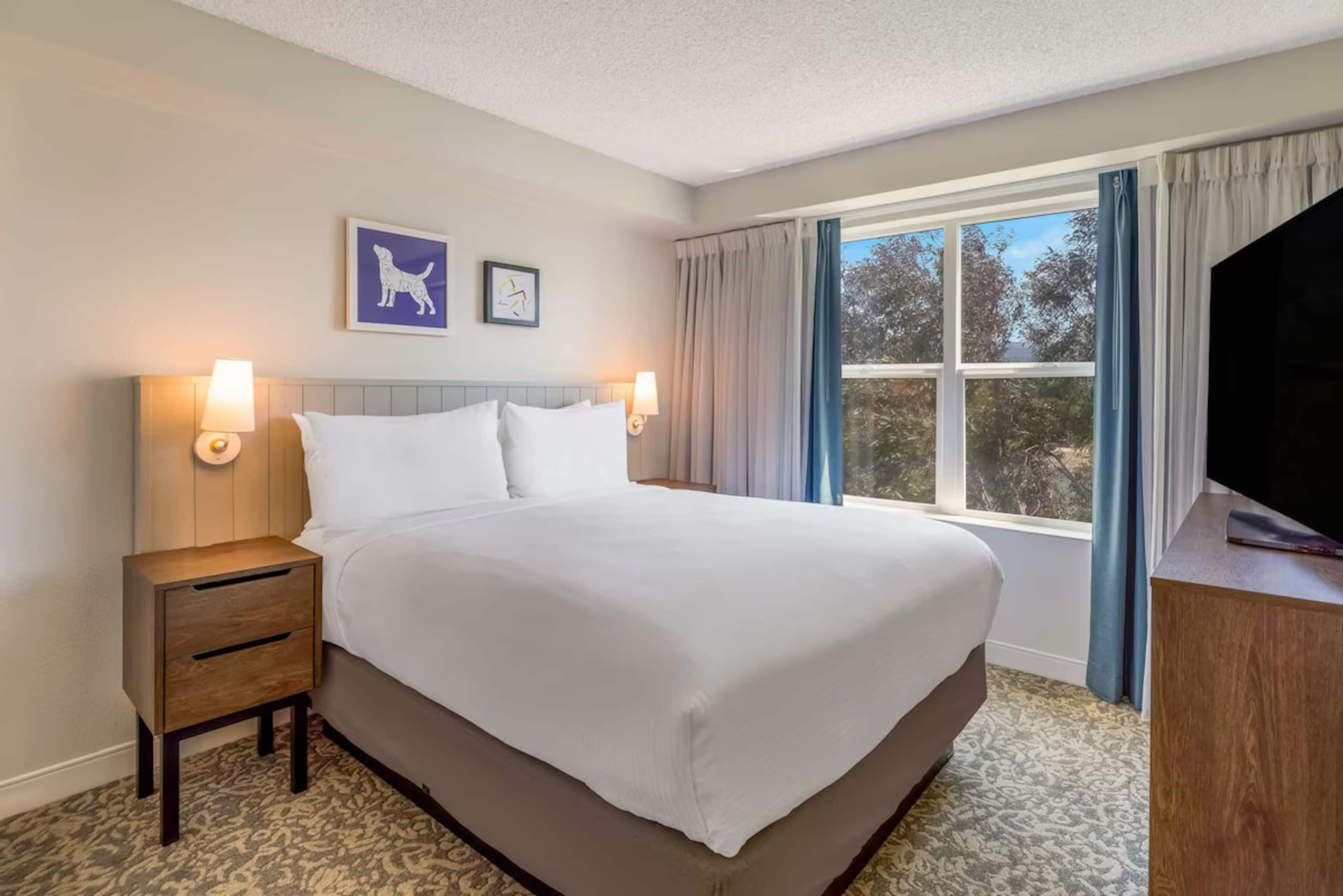 Hotel in South San Francisco · 3 bedrooms · 3 private baths - Image 2