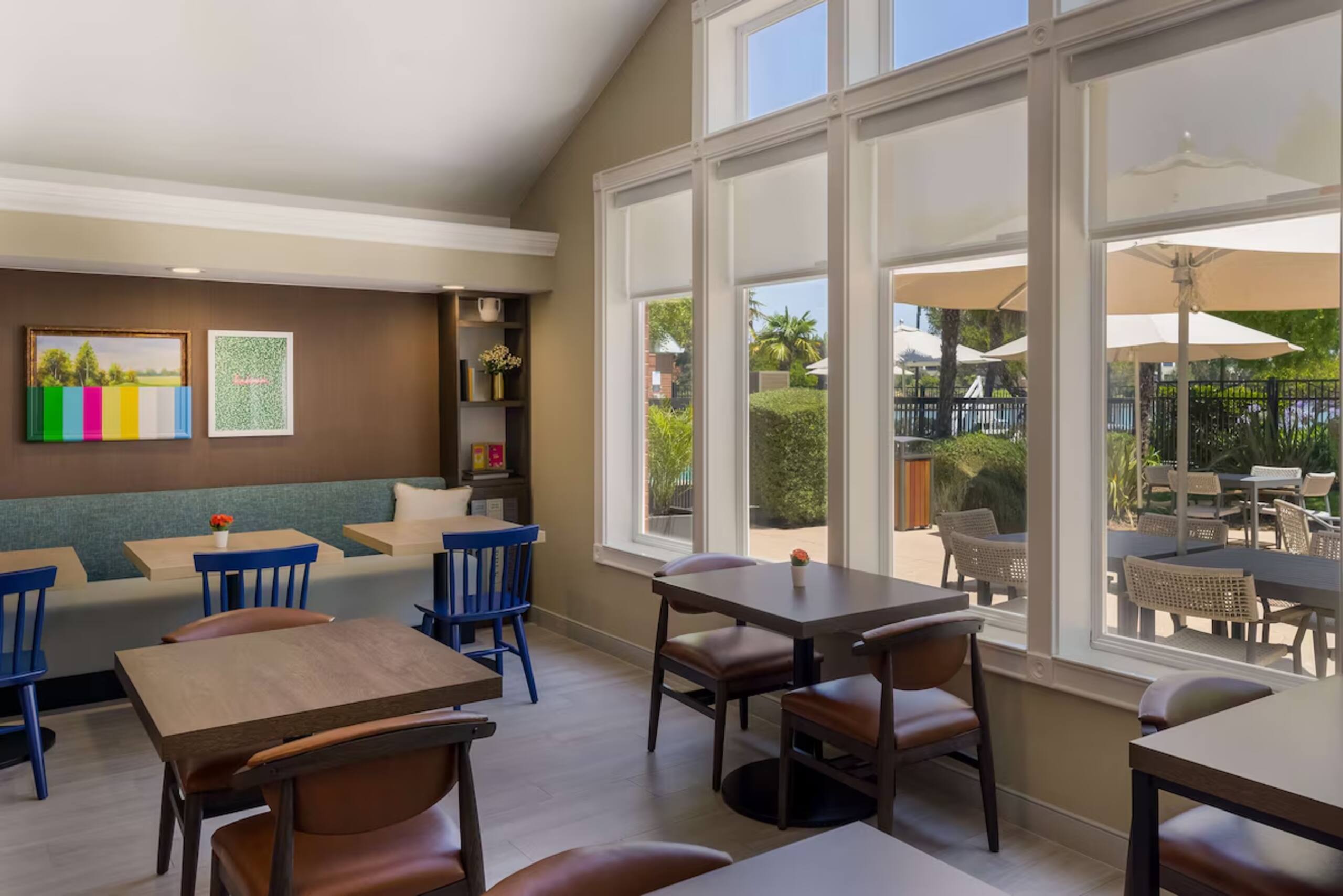 Hotel in South San Francisco · 3 bedrooms · 3 private baths - Image 22
