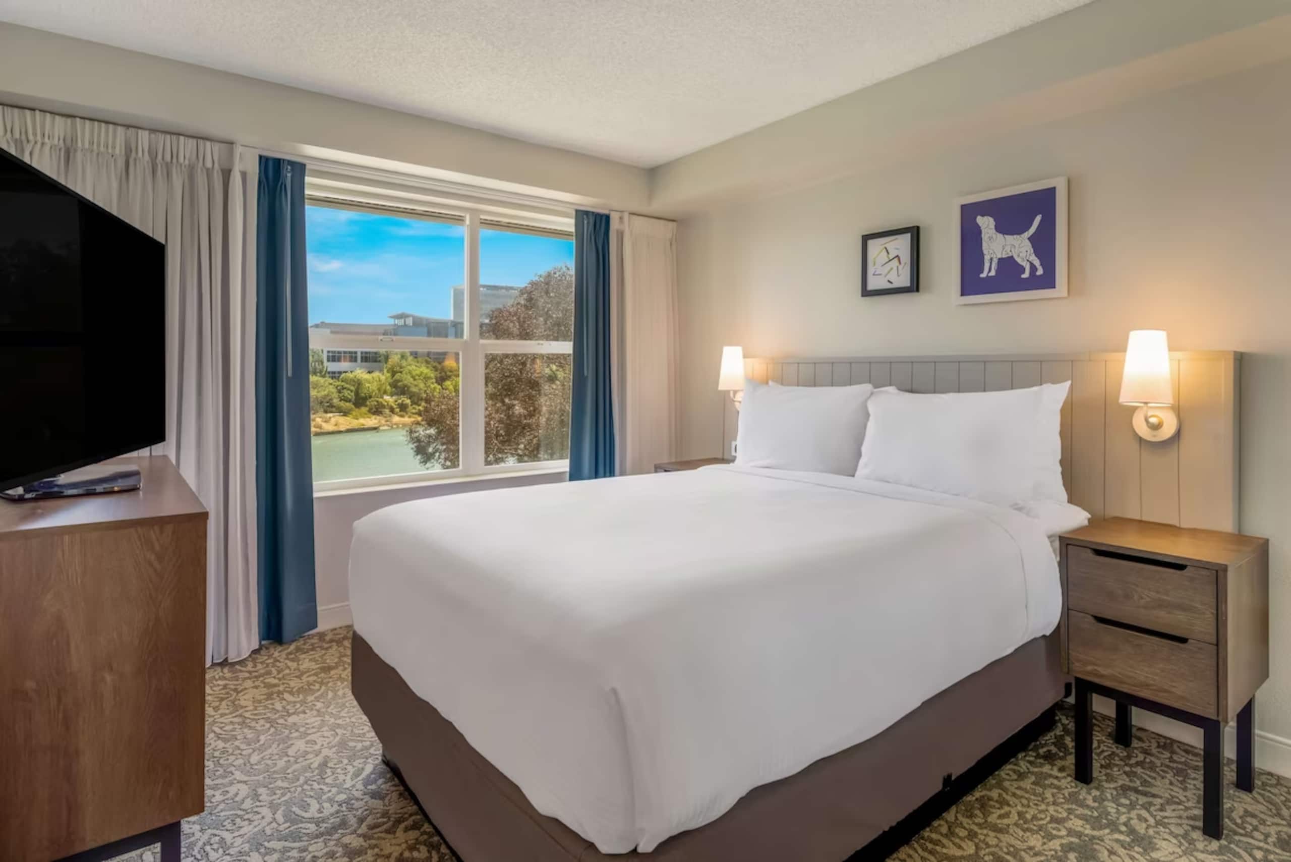 Hotel in South San Francisco · 3 bedrooms · 3 private baths - Image 5