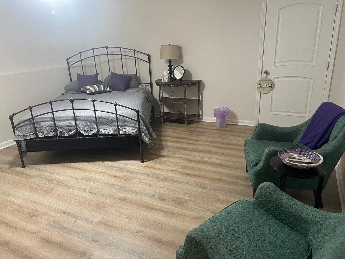 "Nelly’s Place" Private unit for Work Travelers