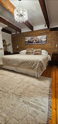 1870 Historic Victorian Row House Montreal gallery image 2