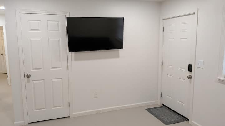 Minimalistic Midterm, 2 Bdr Apt @ Timberline Flats - Memphis, TN