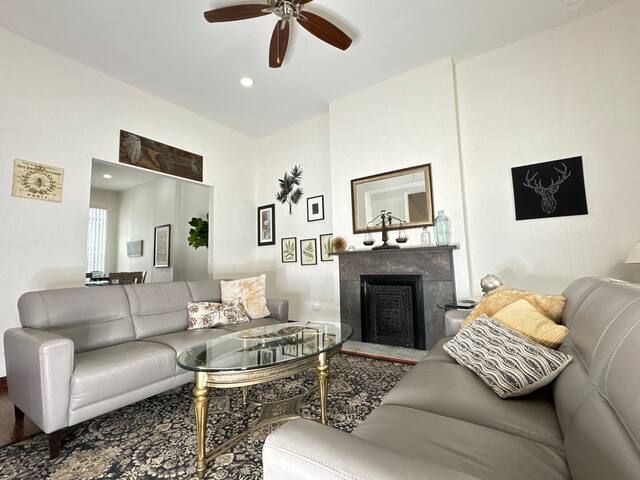 Spacious 7-BR House for 13 Guests, Prime Location gallery image 4