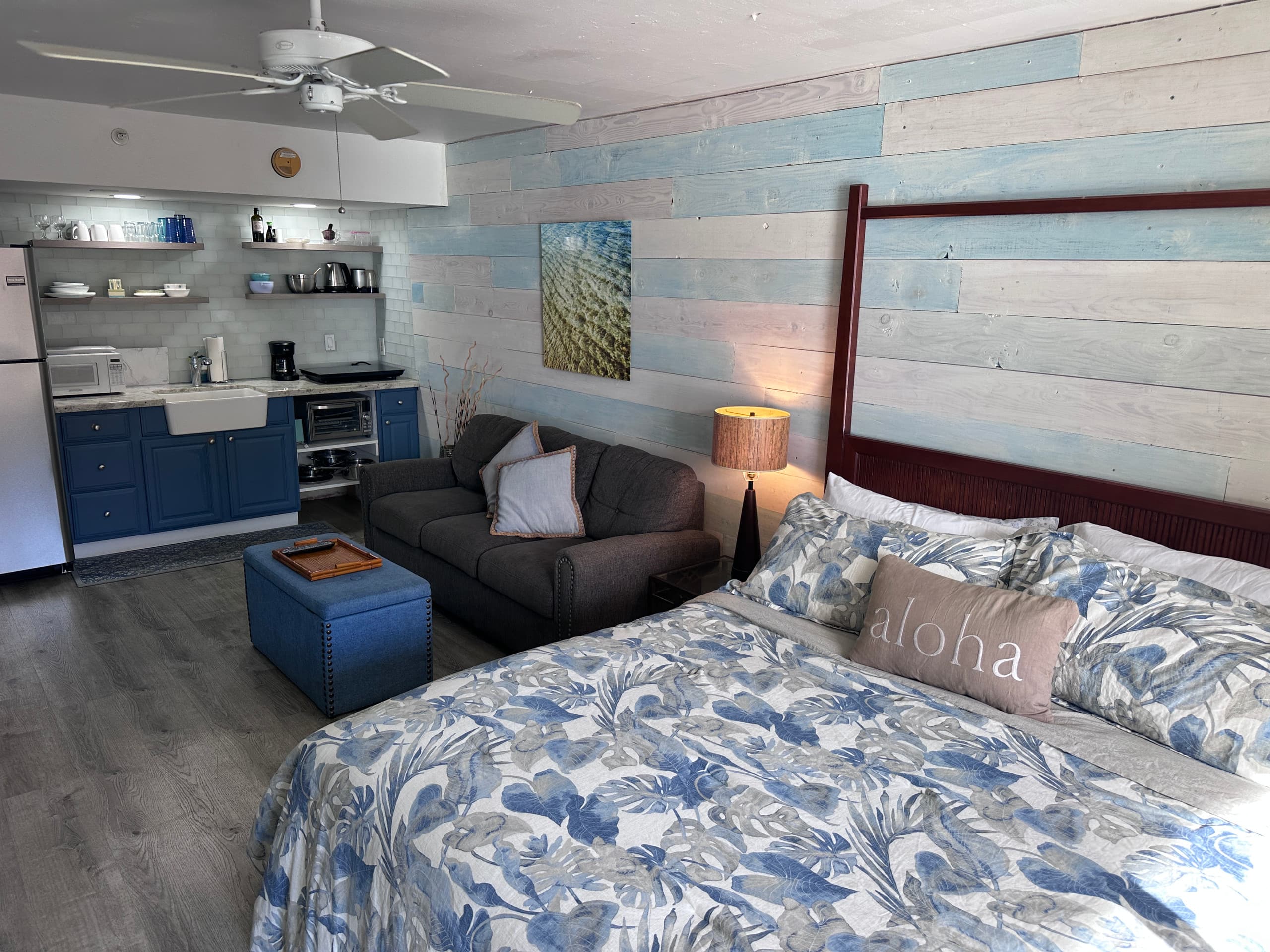 Condo in Lahaina · ★4.52 · Studio · 2 beds · 1 bath - Image 2