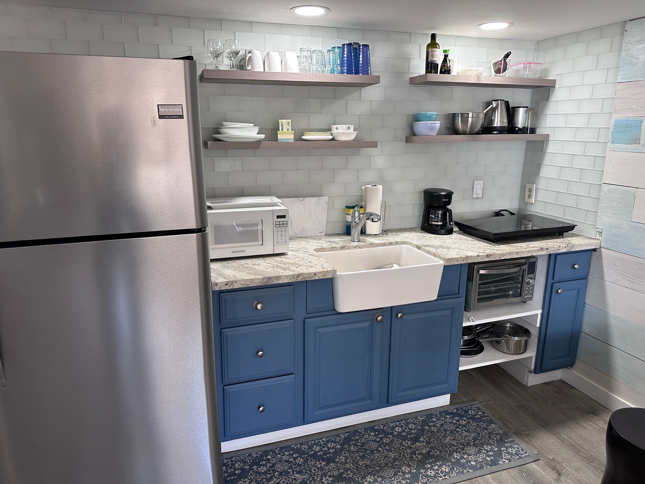 Condo in Lahaina · ★4.52 · Studio · 2 beds · 1 bath - Image 4