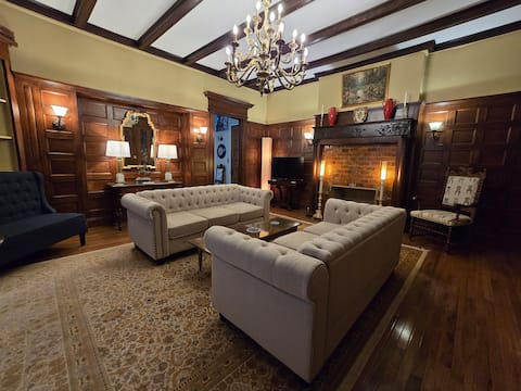 Top Airbnb: Historic, Spacious Mansion Suite in Albany