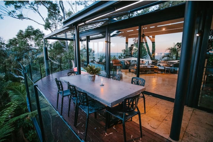 Little Cove Tree House