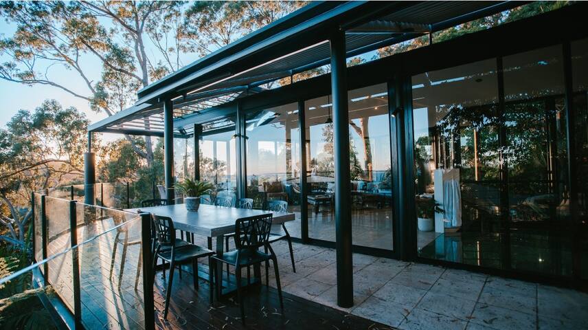 Little Cove Tree House gallery image 3