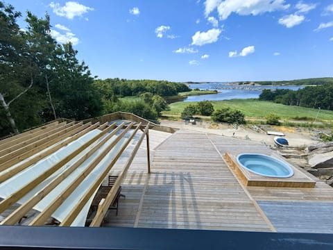 Seaside panorama villa/ Hot tub(jetsless)