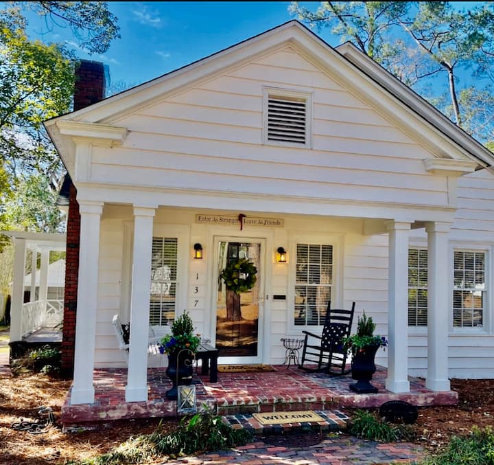 Edgewood Cottage Houses for Rent in Thomasville, United