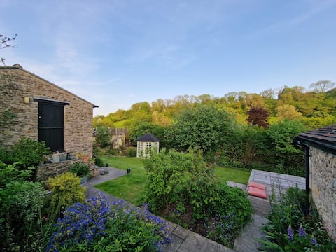 Country Cottage in Batcombe (2 or 3 bed)